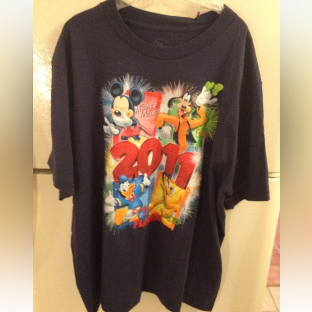 Disney Mickey Mouse T-shirt size 2x blue. Donald Duck goofy Pluto